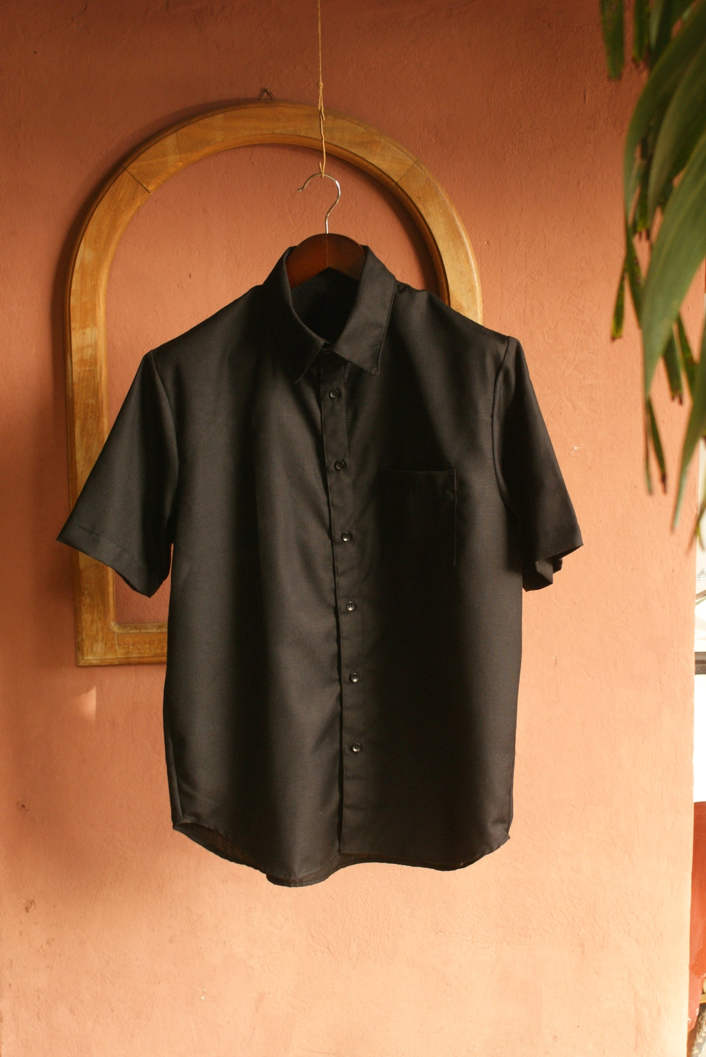 Camisa Manga Corta Negra de Lino | Línea 1530